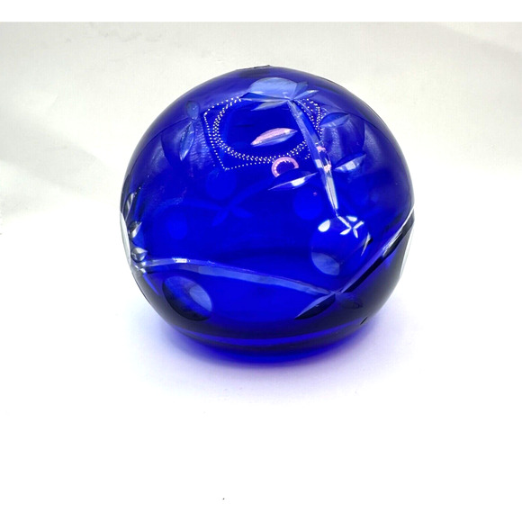 Vintage Cobalt Blue Etched Floral Art Glass Round Paper Weight Made in Romania - Picture 2 of 9